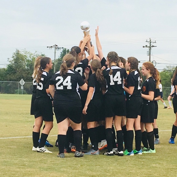 Meet your Posher, Hailey - Picture 3 of 5